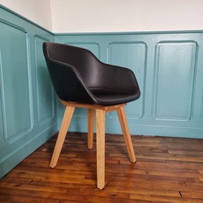 Chaise en cuir et chêne massif