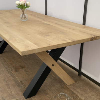 copy of MI-BOIS - Dining table made of steel and solid oak