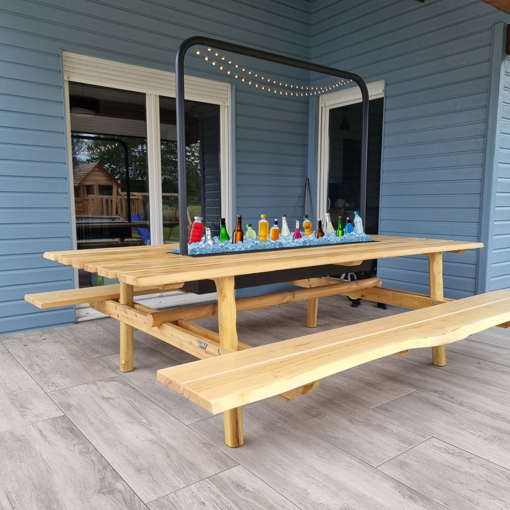 Table d'extérieur en bois massif