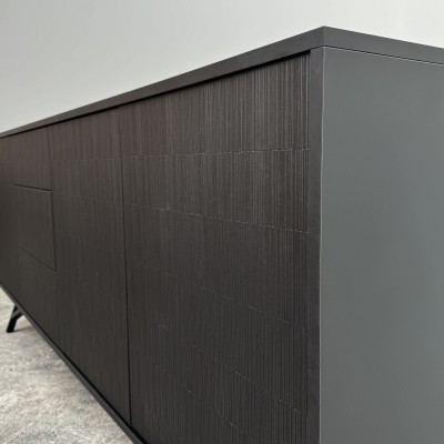 Buffet contemporain noir Brût finition Ciselé haut de gamme Buffet contemporain noir Brût finition Ciselé haut de gamme