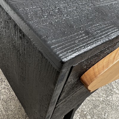 Meuble TV YAKI haut de gamme en chêne massif – vue d’angle Meuble TV YAKI haut de gamme en chêne massif – vue d’angle