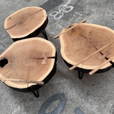 Détail des incrustations traditionnelles en bois sur plateau