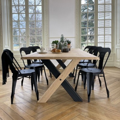 Table contemporaine en chêne massif